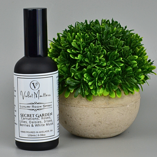 Secret Garden: Carnations, Roses, Red Berries and White Musk - 100ml Room Spray